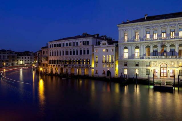 Key Location Near Palazzo Grassi Villa Venice Exterior photo